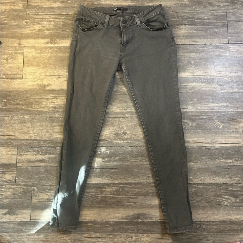 Levi’s gray jeans
